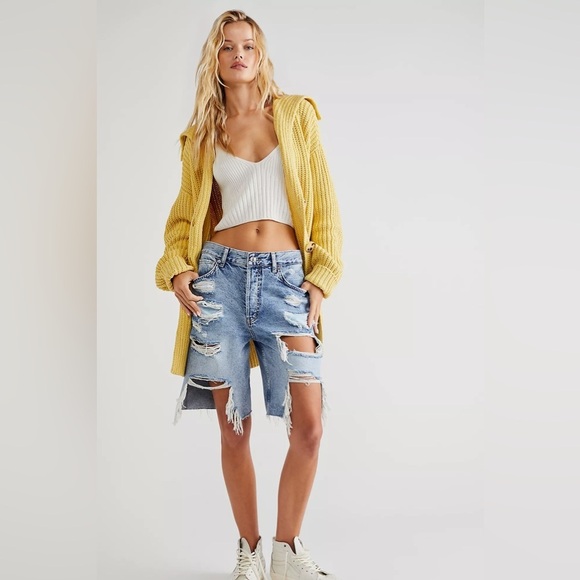 We The Free Pants - We The Free Big Sur Coast Boyfriend Shorts Denim Destroyed size 25 Free People